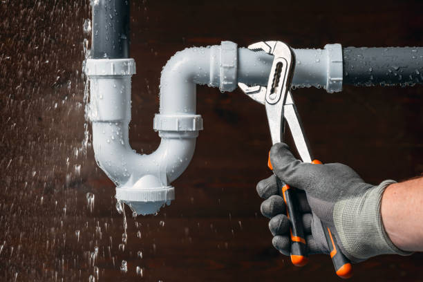Professional Leak Detection technician working in Broaddus, TX